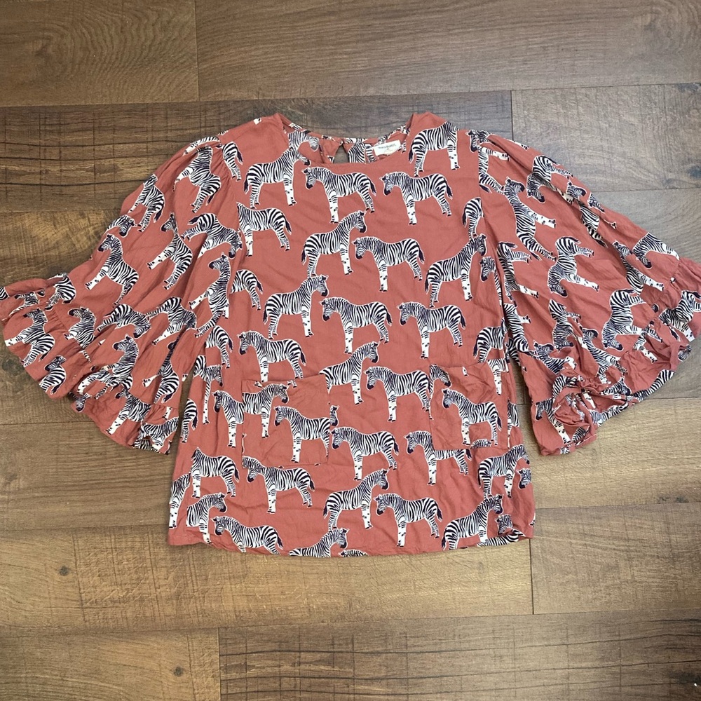 World Market Rust Zebra Print Top Ruffle Bell Sleeves Front Pockets EUC Size S/M